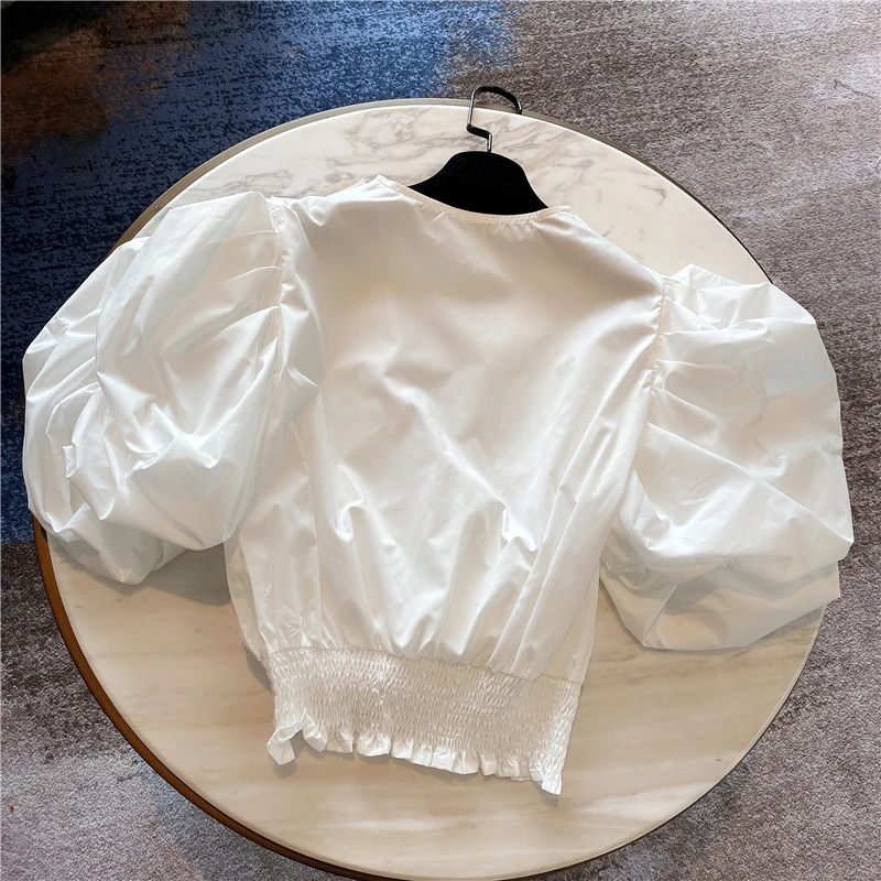 STREET Newest HIGH Fashion 2021 Designer Blouse Women's V-Neck puff sleeve Ruffles Blouse Top
STREET Newest HIGH Fashion 2021 Designer Blouse Women's V-Neck puff sleeve Ruffles Blouse Top