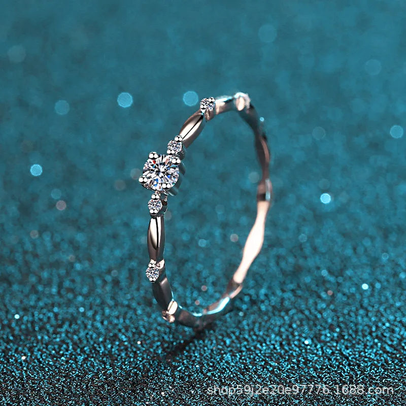 UMQ Hot Sale 925 Sterling Silver Slim Moissanite Ring Excellent Cut Pass Diamond Test d Color 0.1ct d Moissanite Stone Rings
UMQ Hot Sale 925 Sterling Silver Slim Moissanite Ring Excellent Cut Pass Diamond Test d Color 0.1ct d Moissanite Stone Rings
