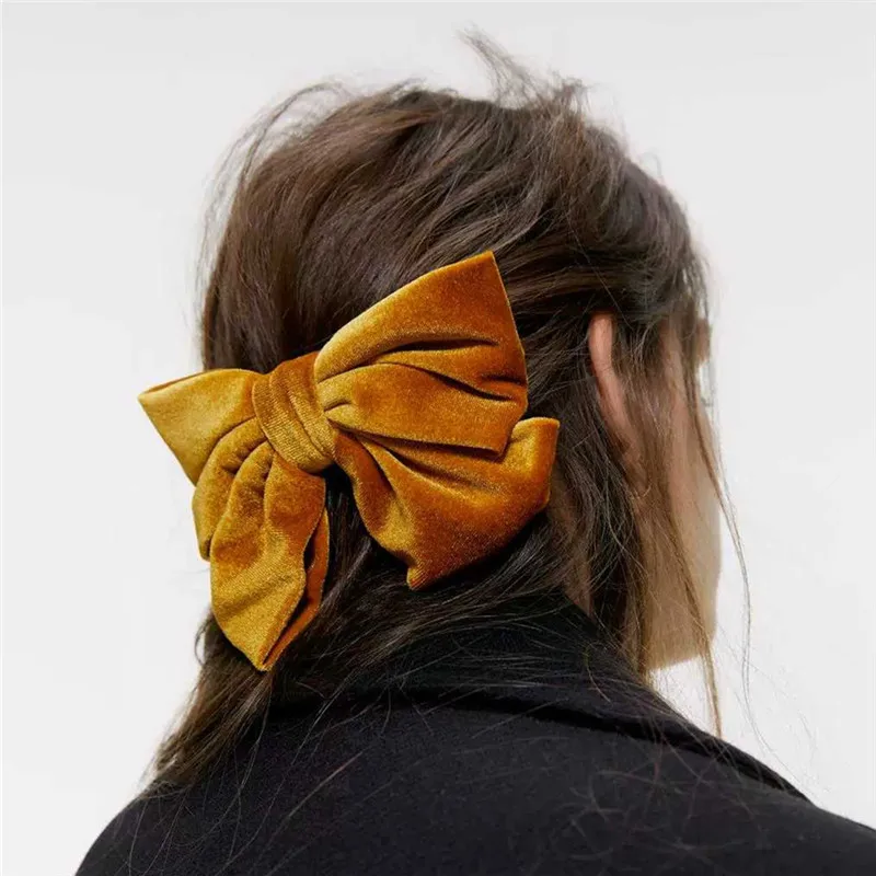 The New Solid Color Velvet Bows Hair Clip Europe And America Popular Exaggeration Headdress Temperament Wild Autumn And Winter S
The New Solid Color Velvet Bows Hair Clip Europe And America Popular Exaggeration Headdress Temperament Wild Autumn And Winter S