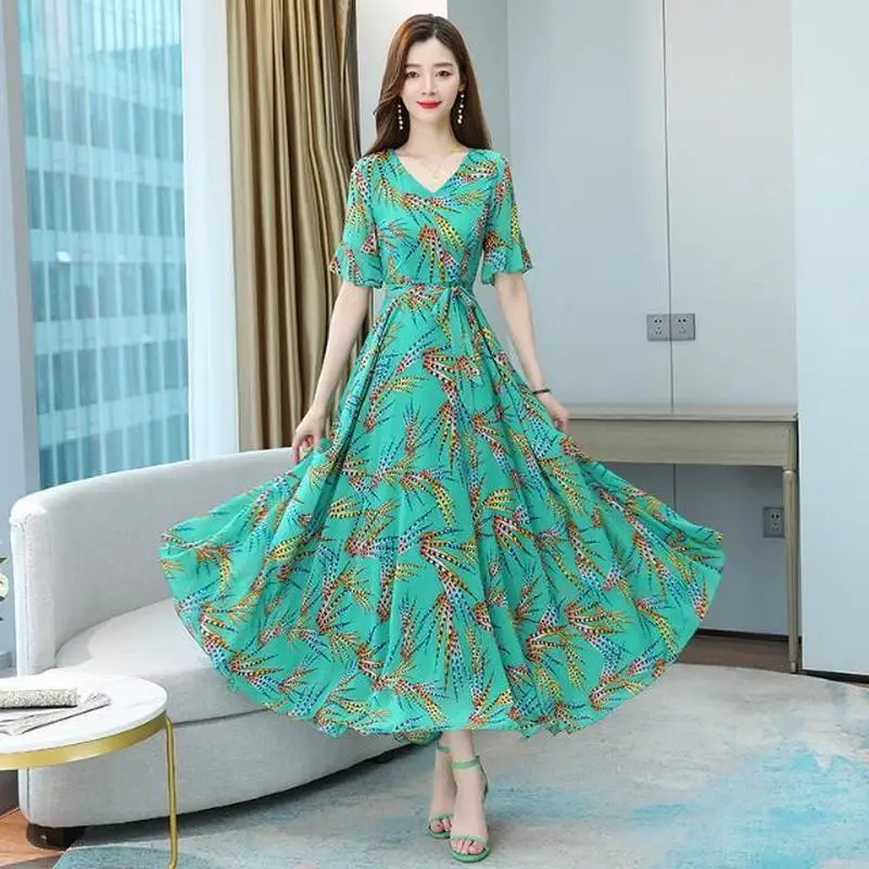 Bohemian Summer Beach Dress Women Short Sleeved V Neck Printed Clothes Green Pink Black Big Swing Dresses
Bohemian Summer Beach Dress Women Short Sleeved V Neck Printed Clothes Green Pink Black Big Swing Dresses