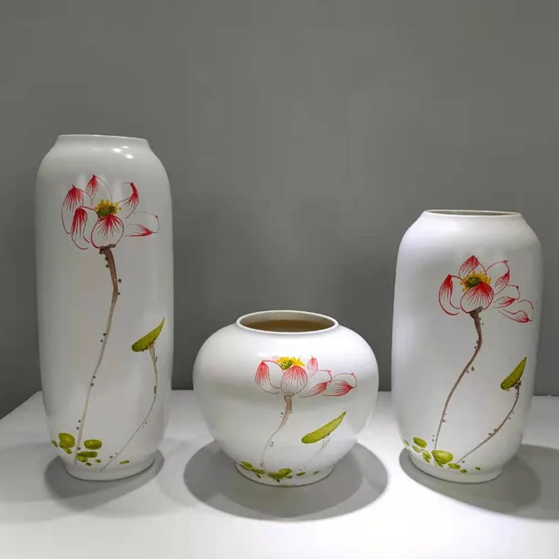 Simple White Porcelain Lotus Flower Handpaint Ceramic Flower Vase For Home Decor
Simple White Porcelain Lotus Flower Handpaint Ceramic Flower Vase For Home Decor