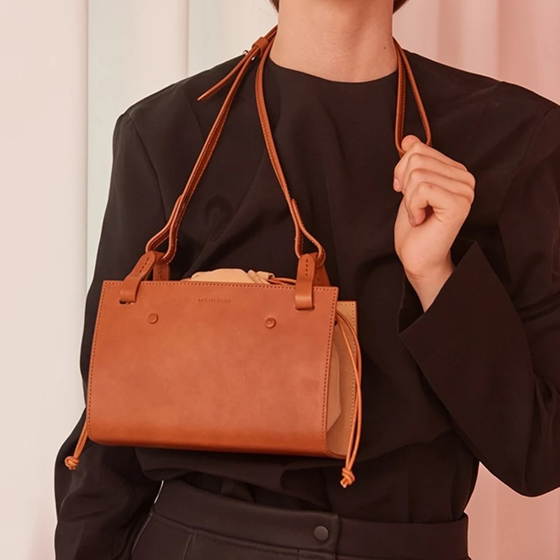Vintage 2019 brand casual shoulder bags women messenger bags ladies retro design handbag with female crossbody bag Ladies
Vintage 2019 brand casual shoulder bags women messenger bags ladies retro design handbag with female crossbody bag Ladies