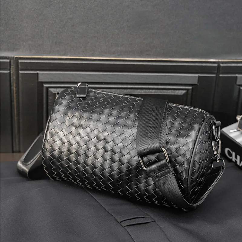 Fashion Bucket Shoulder Bag Men Weave PU Leather Men Crossbody Bag Travel Bag Multifunctional Messenger Bag Male Cross Body Bags
Fashion Bucket Shoulder Bag Men Weave PU Leather Men Crossbody Bag Travel Bag Multifunctional Messenger Bag Male Cross Body Bags