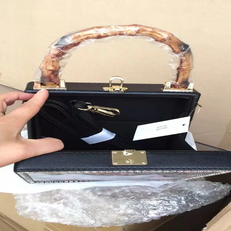 Fashion Girl Strawberry Print Acrylic PU Women Tote Purses Box Handbags Bamboo Top-Handle Ladies Shoulder Bags Crossbody
Fashion Girl Strawberry Print Acrylic PU Women Tote Purses Box Handbags Bamboo Top-Handle Ladies Shoulder Bags Crossbody