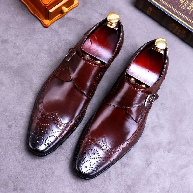 Personalized Men Formal Shoes Fashion Designer Brogue Carved Pointed Toe Monk Buckle Strap Business Leisure Zapatos Male ERRFC
Personalized Men Formal Shoes Fashion Designer Brogue Carved Pointed Toe Monk Buckle Strap Business Leisure Zapatos Male ERRFC