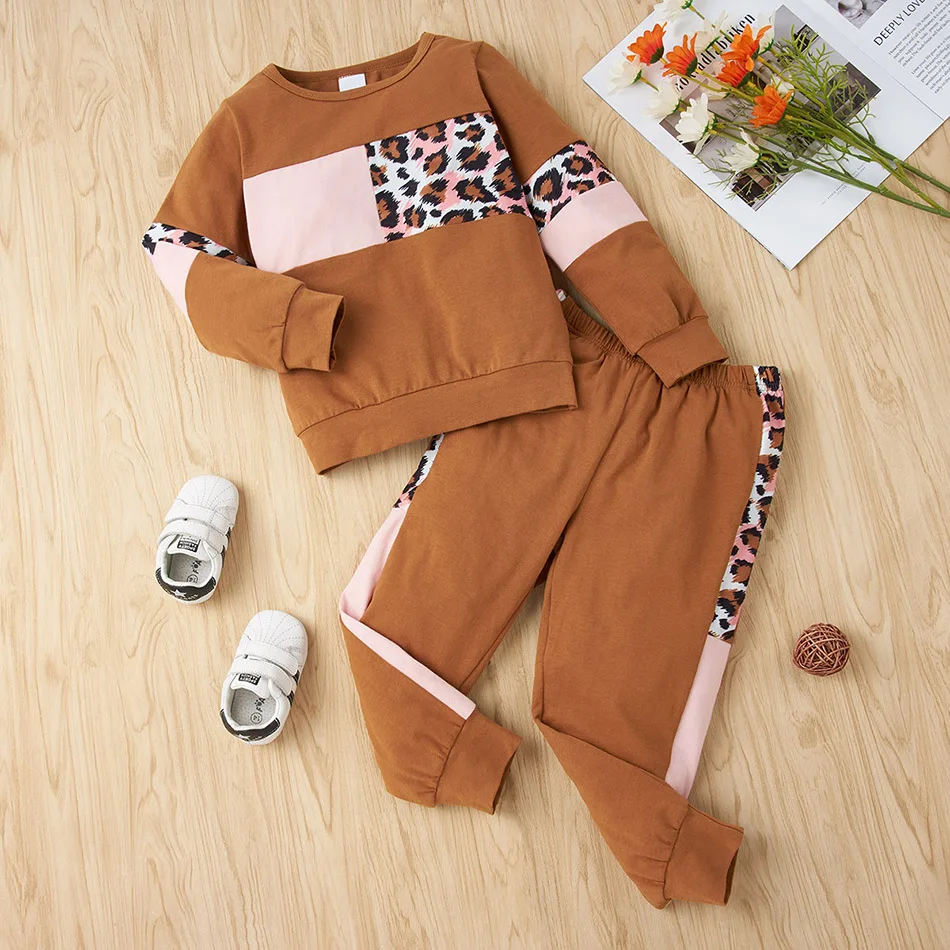 Muababy 2021 Fashion Sweatshirt and Pants Clothing Set for Girls 1-4Y Leopard Print Soft Spring Autumn Pullover Long Sleeve Suit
Muababy 2021 Fashion Sweatshirt and Pants Clothing Set for Girls 1-4Y Leopard Print Soft Spring Autumn Pullover Long Sleeve Suit