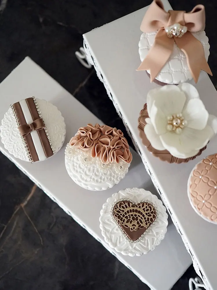 Simulation Cupcakes Sun Moon Children's Party Soft Wear Children's Photography Props Cream Cupcakes
Simulation Cupcakes Sun Moon Children's Party Soft Wear Children's Photography Props Cream Cupcakes