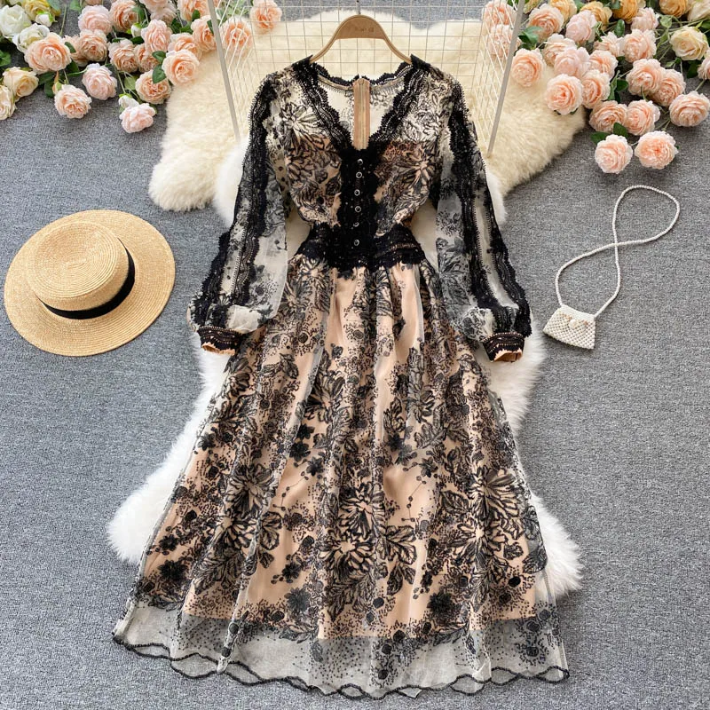 Palace Style Women Dress Spring Autumn Clothing 2022 New Female Retro Heavy Embroidery Lace Mid-Length
Palace Style Women Dress Spring Autumn Clothing 2022 New Female Retro Heavy Embroidery Lace Mid-Length