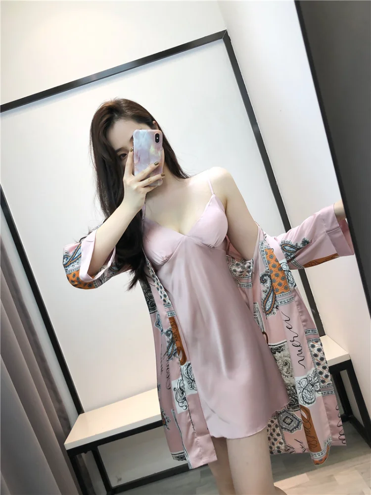 Sexy silk nightdress printed Nightgown sleepwear women set silk robes for women sleep wear women dress robe sets
Sexy silk nightdress printed Nightgown sleepwear women set silk robes for women sleep wear women dress robe sets