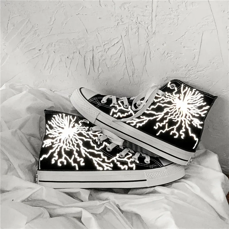 Reflective Lightning Canvas Shoes for Men Punk Street Cool Graffiti Sneakers Shoes Spring Fall Ins Unisex Women Man Canvas Shoes
Reflective Lightning Canvas Shoes for Men Punk Street Cool Graffiti Sneakers Shoes Spring Fall Ins Unisex Women Man Canvas Shoes