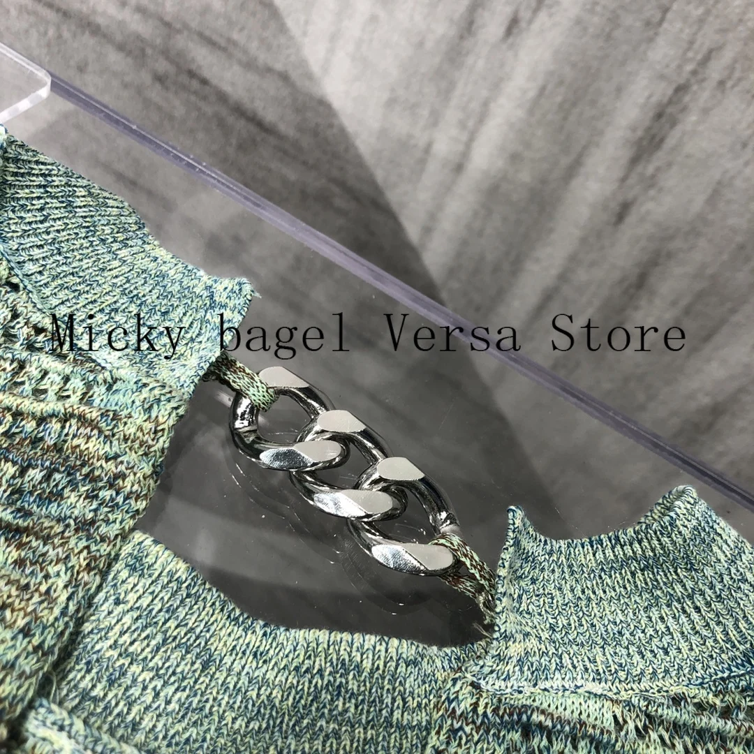2021 luxury design hollow chain fashion women's half sleeve top temperament slim knit short sleeve versatile casual T-shirt
2021 luxury design hollow chain fashion women's half sleeve top temperament slim knit short sleeve versatile casual T-shirt