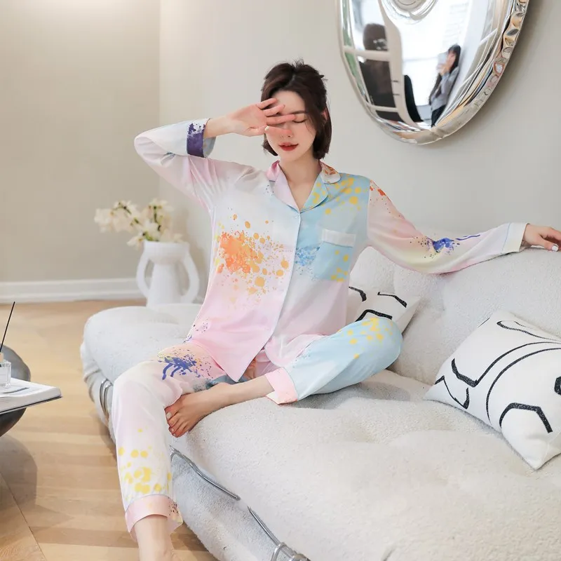 New style ice silk cardigan pajamas women's color graffiti printed long sleeve trousers two-piece set sleepwear
New style ice silk cardigan pajamas women's color graffiti printed long sleeve trousers two-piece set sleepwear