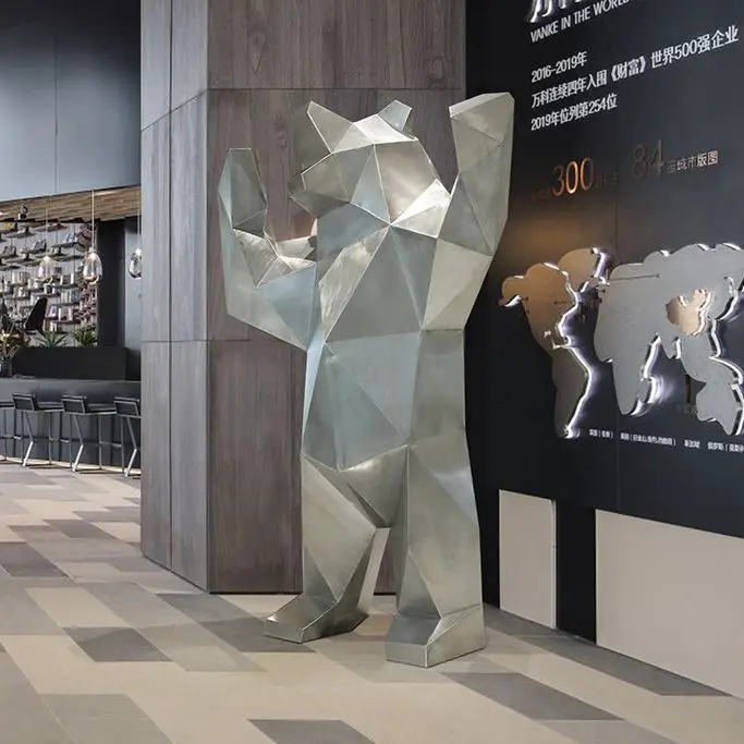 Outdoor stainless steel faceted geometric bear floor sculpture decoration large animal decorations in hotel lobby
Outdoor stainless steel faceted geometric bear floor sculpture decoration large animal decorations in hotel lobby