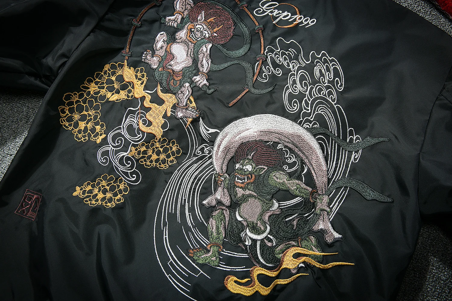 Bomber Jacket Men Harajuku Embroidery Pilot Masculine Jacket Retro Punk Autumn Youth Streetwear High Street Coats Hip Hop Jacket
Bomber Jacket Men Harajuku Embroidery Pilot Masculine Jacket Retro Punk Autumn Youth Streetwear High Street Coats Hip Hop Jacket