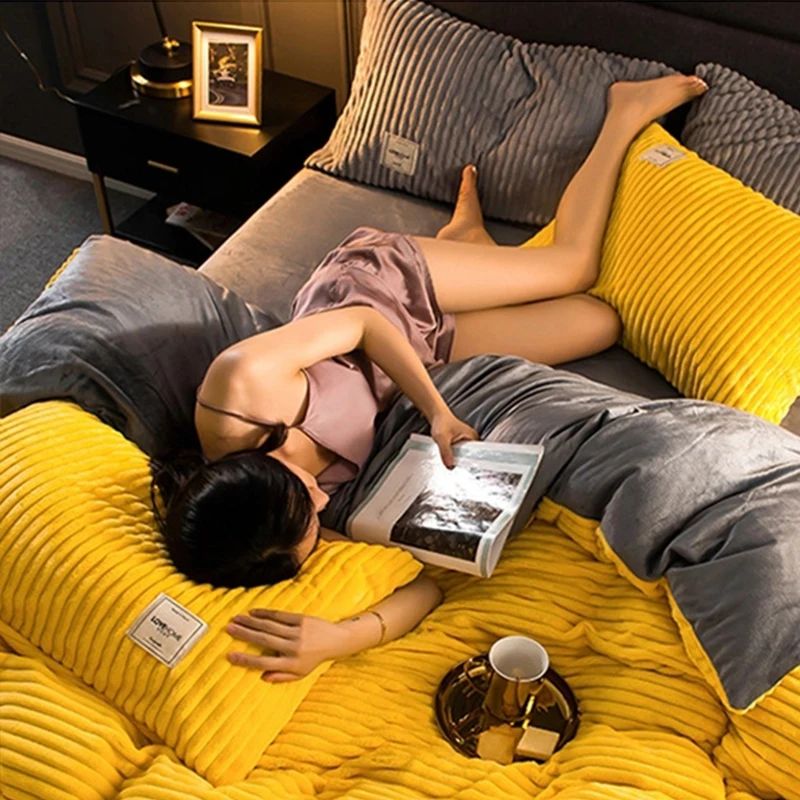 Thicken Flannel Duvet Cover Solid Color Warm Coral Velvet Quilt Cover Modern Ultra Soft Luxury Comforter Covers Winter Bedding
Thicken Flannel Duvet Cover Solid Color Warm Coral Velvet Quilt Cover Modern Ultra Soft Luxury Comforter Covers Winter Bedding