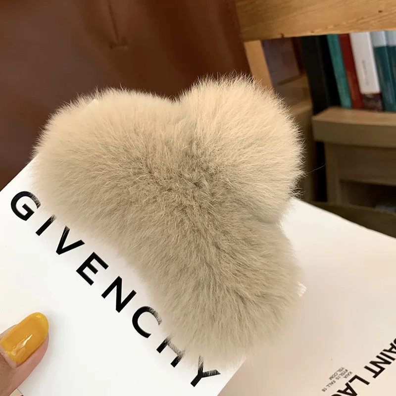 ZHUOY Rabbit Fur Big Hairpin Large Hairpin Chic Hair Accessories Gift Furry Back Head Catch Clip Large Cute Headdress Hairpin
ZHUOY Rabbit Fur Big Hairpin Large Hairpin Chic Hair Accessories Gift Furry Back Head Catch Clip Large Cute Headdress Hairpin