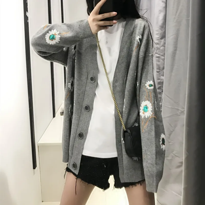 Women Cardigan Single-Breasted V-Neck Embroidery Sequins Flowers Female Knitting Sweaters Autumn Winter Loose Chinese Style
Women Cardigan Single-Breasted V-Neck Embroidery Sequins Flowers Female Knitting Sweaters Autumn Winter Loose Chinese Style