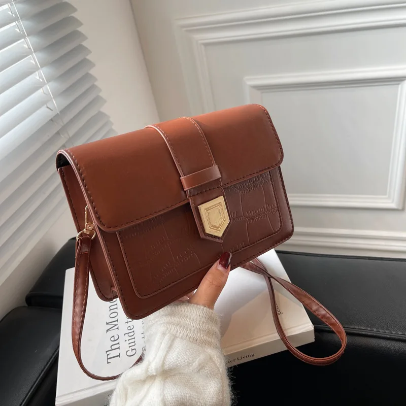 Shoulder Bags For Women 2022 Fashion Letter Messenger Bag New Small Square Bag Crossbody Bags Ladies Purse Mobile Phone Bag 
Shoulder Bags For Women 2022 Fashion Letter Messenger Bag New Small Square Bag Crossbody Bags Ladies Purse Mobile Phone Bag