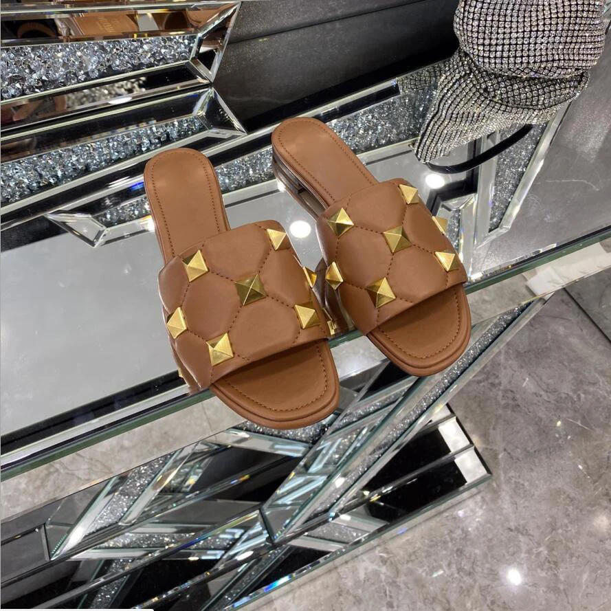 comemore Rivet Rhombic Leather Flat Beach Slippers Women Slip On Flip Flop Open Toe Soft Candy Color Vacation Outdoor Sandals
comemore Rivet Rhombic Leather Flat Beach Slippers Women Slip On Flip Flop Open Toe Soft Candy Color Vacation Outdoor Sandals