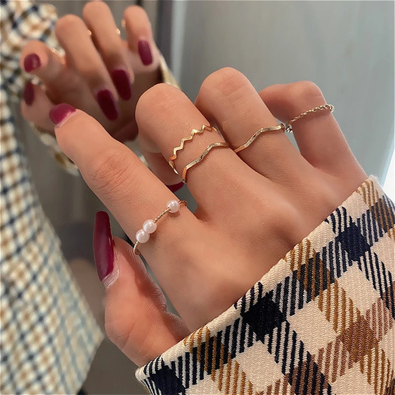 5pcs Fashion Jewelry Rings Set Gold Color Alloy Round Pearl Simplicity Women Finger Ring For Girl Lady Party Wedding Gifts
5pcs Fashion Jewelry Rings Set Gold Color Alloy Round Pearl Simplicity Women Finger Ring For Girl Lady Party Wedding Gifts