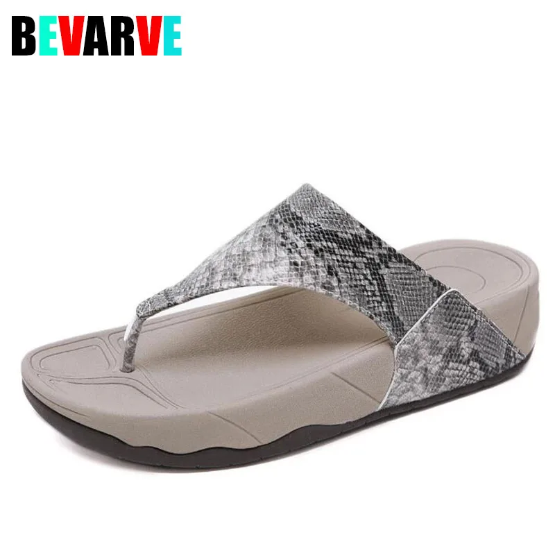 BEVARVE Women Slippers Summer New Beach Slides Wedges Platform Soft Flip Flops Thick bottom Comfortable Fashion Ladies Footwear 
BEVARVE Women Slippers Summer New Beach Slides Wedges Platform Soft Flip Flops Thick bottom Comfortable Fashion Ladies Footwear