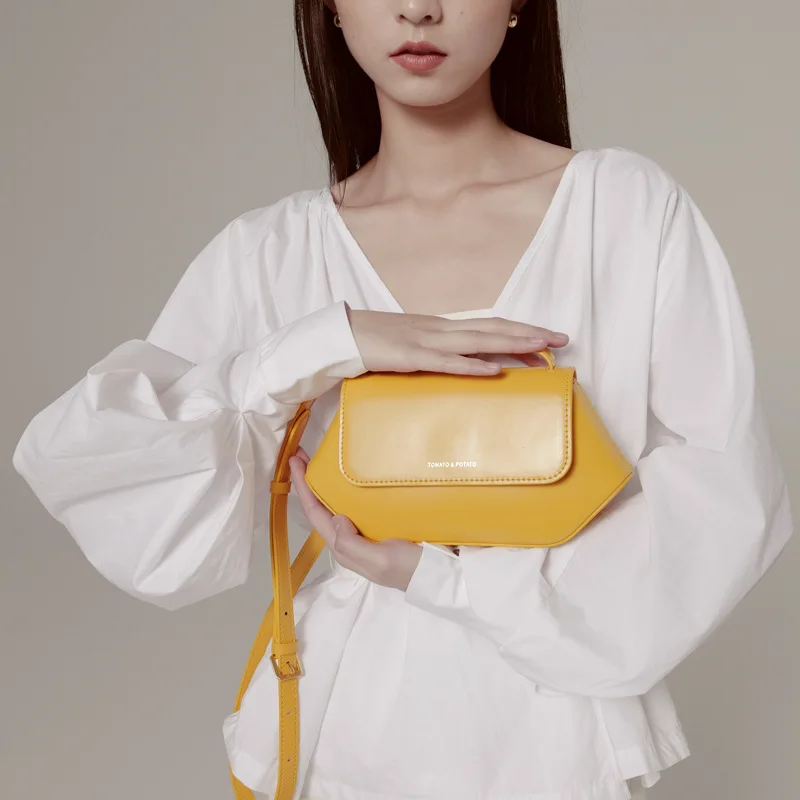 Luxury Women's Shoulder Bags Genuine Leather Flap Bag for Women 2021 New Brand Designer Handbags Crossbody Bags Female OL Casual
Luxury Women's Shoulder Bags Genuine Leather Flap Bag for Women 2021 New Brand Designer Handbags Crossbody Bags Female OL Casual