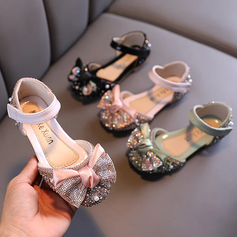 Baby Girl Dancing Shoes Crystal Sequin Leather Sandals Shoes for Party Lace Bow Pearl Sweet Shoes for Girls Children
Baby Girl Dancing Shoes Crystal Sequin Leather Sandals Shoes for Party Lace Bow Pearl Sweet Shoes for Girls Children