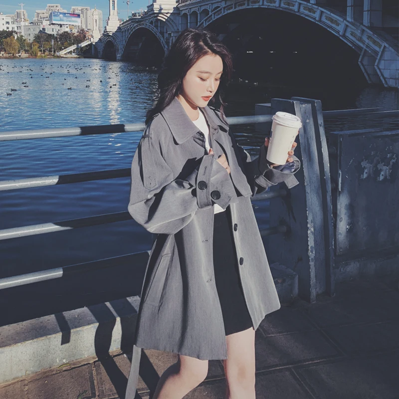 Spring Autumn New Temperament Trench Coat Female 2021 Korean Fashion Short Loose Vintage Simplicity Windbreaker Coat Women A620
Spring Autumn New Temperament Trench Coat Female 2021 Korean Fashion Short Loose Vintage Simplicity Windbreaker Coat Women A620