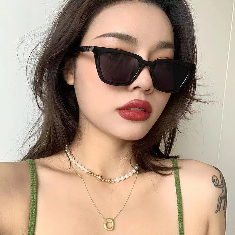 Fashion Trending Women Sunglasses Cat's Eye Small Frame Glasses Vintage Luxury Designer Men Driving Decorative Eyeglasses UV400
Fashion Trending Women Sunglasses Cat's Eye Small Frame Glasses Vintage Luxury Designer Men Driving Decorative Eyeglasses UV400