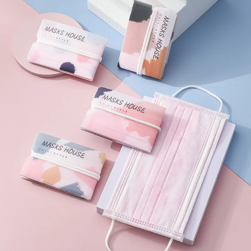 4pcs Portable Disposable Mask Temporary Storage Folder Box Foldable Waterproof Storage Clip Face Mask Holder Organizer Bag 
4pcs Portable Disposable Mask Temporary Storage Folder Box Foldable Waterproof Storage Clip Face Mask Holder Organizer Bag