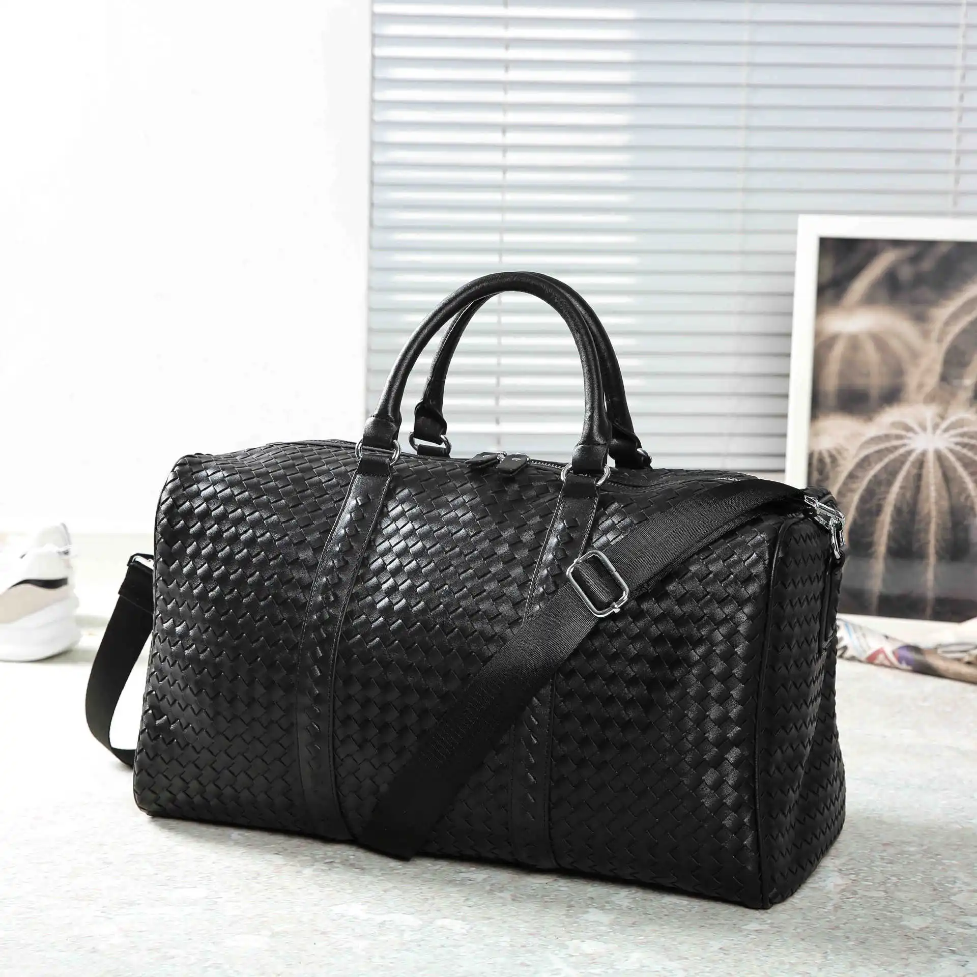 2019 Men Duffle Bag Women Travel Bags Hand Luggage Luxury Designer Travel Bag Men Pu Leather Handbags Large Cross Body Bag Totes
2019 Men Duffle Bag Women Travel Bags Hand Luggage Luxury Designer Travel Bag Men Pu Leather Handbags Large Cross Body Bag Totes