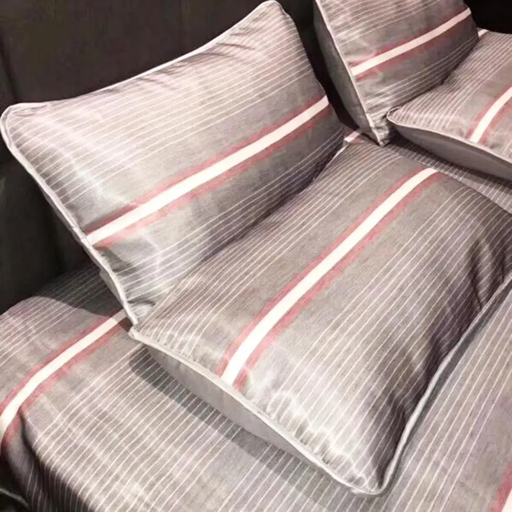 Summer ice silk soft and cool breathable mattress three-piece bed flat pillow case bedding set folding air conditioning soft mat
Summer ice silk soft and cool breathable mattress three-piece bed flat pillow case bedding set folding air conditioning soft mat