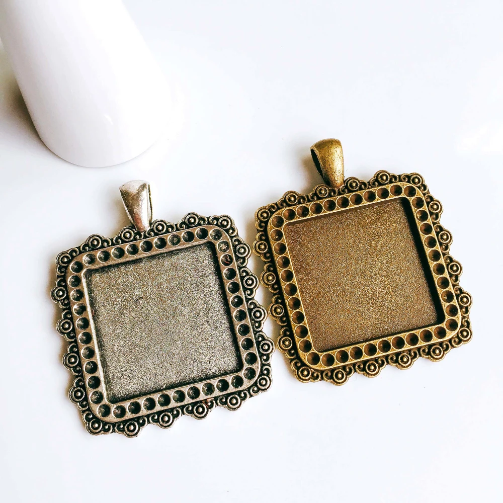 5pcs/lot 25x25mm Necklace Pendant Setting Antique Bronze Silver Color Glass Cabochon Blank Base Supplies for Jewelry T329
5pcs/lot 25x25mm Necklace Pendant Setting Antique Bronze Silver Color Glass Cabochon Blank Base Supplies for Jewelry T329