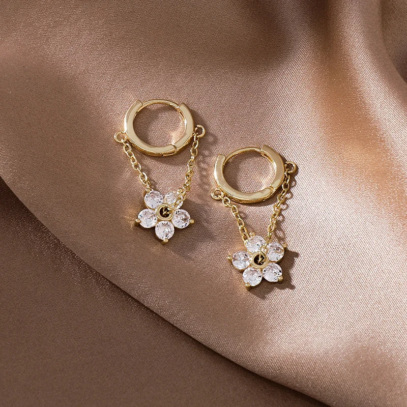 LOVOACC Korean Fashion Bling Bling CZ Stone Flower Tassel Earrings for Women Brass Gold Circle Tassel Floral Drop Earrings Gift
LOVOACC Korean Fashion Bling Bling CZ Stone Flower Tassel Earrings for Women Brass Gold Circle Tassel Floral Drop Earrings Gift