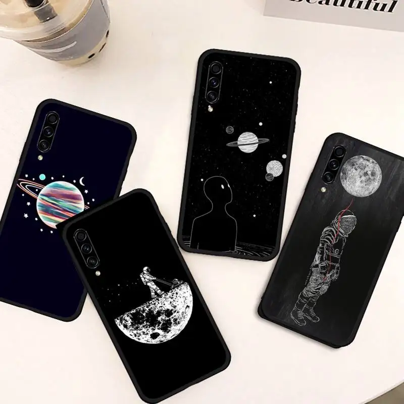 New Space Astronaut Cartoon Phone Case For Samsung galaxy S 21 20 10 8 A 50 21s 51 52 71 72 32 20 20e note 10 plus Ultra 5g fe
New Space Astronaut Cartoon Phone Case For Samsung galaxy S 21 20 10 8 A 50 21s 51 52 71 72 32 20 20e note 10 plus Ultra 5g fe
