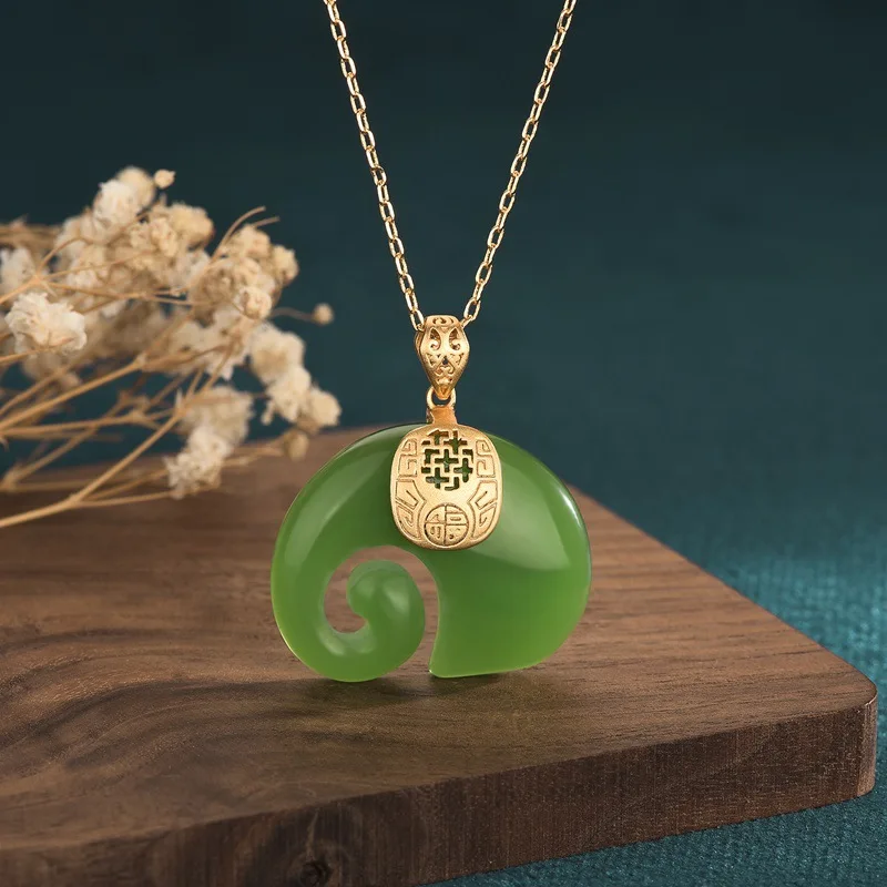 

2021 Copper Gilded Ancient Style Hetian Jade Woman's Clavicle Necklace Jade Auspicious Elephant Fine Jewelry Pendant Necklace