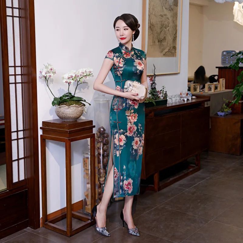 Elegant Ladies Vintage Bodycon Clothing 2020 Chinese Traditional Cheongsam Women Split Qipao Dress Long Robes Satin Female Party
Elegant Ladies Vintage Bodycon Clothing 2020 Chinese Traditional Cheongsam Women Split Qipao Dress Long Robes Satin Female Party