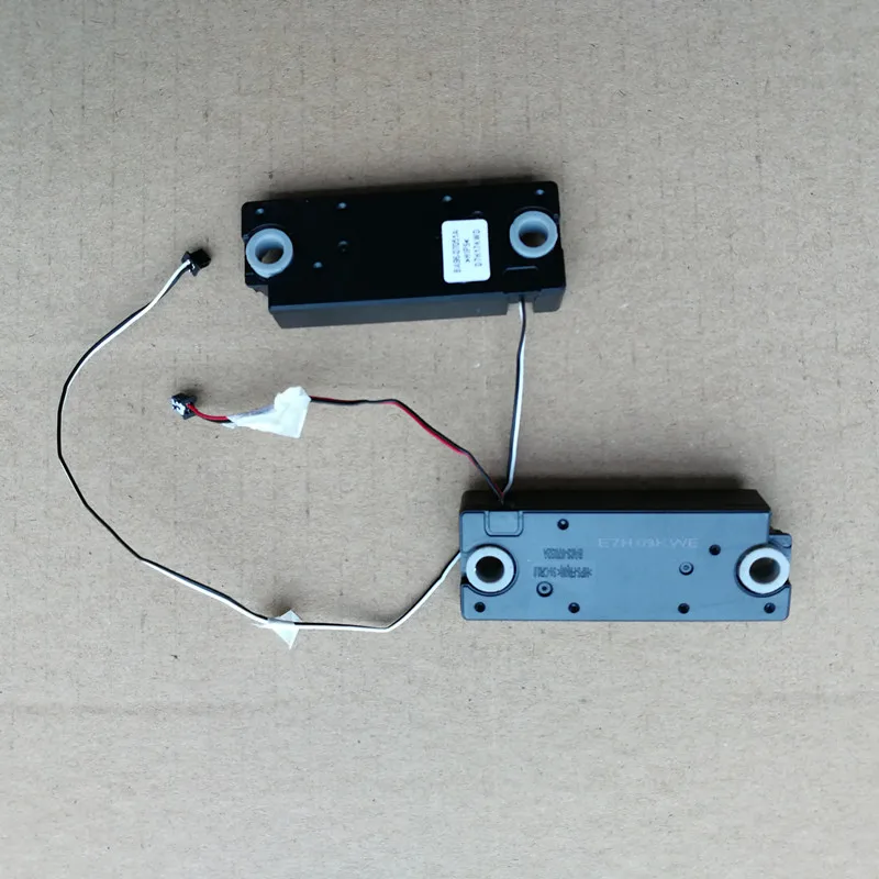 New laptop built-in speaker for SAMSUNG 300E5K NP300E5K BA96-07052A BA96-07051A pair
New laptop built-in speaker for SAMSUNG 300E5K NP300E5K BA96-07052A BA96-07051A pair