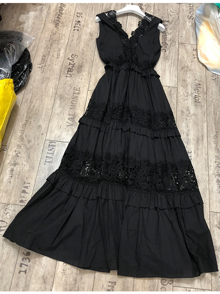 Free shipping Heavy craft decals V-neck sexy leaky back waist pleated Zou big swing dress ladies summer new personality fashion
Free shipping Heavy craft decals V-neck sexy leaky back waist pleated Zou big swing dress ladies summer new personality fashion