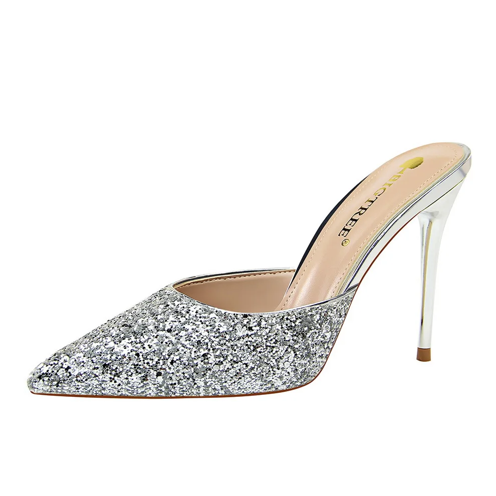 Fashionable and simple metal heel stiletto high-heeled shallow mouth pointy sequined Baotou slippers female sandals women shoes
Fashionable and simple metal heel stiletto high-heeled shallow mouth pointy sequined Baotou slippers female sandals women shoes