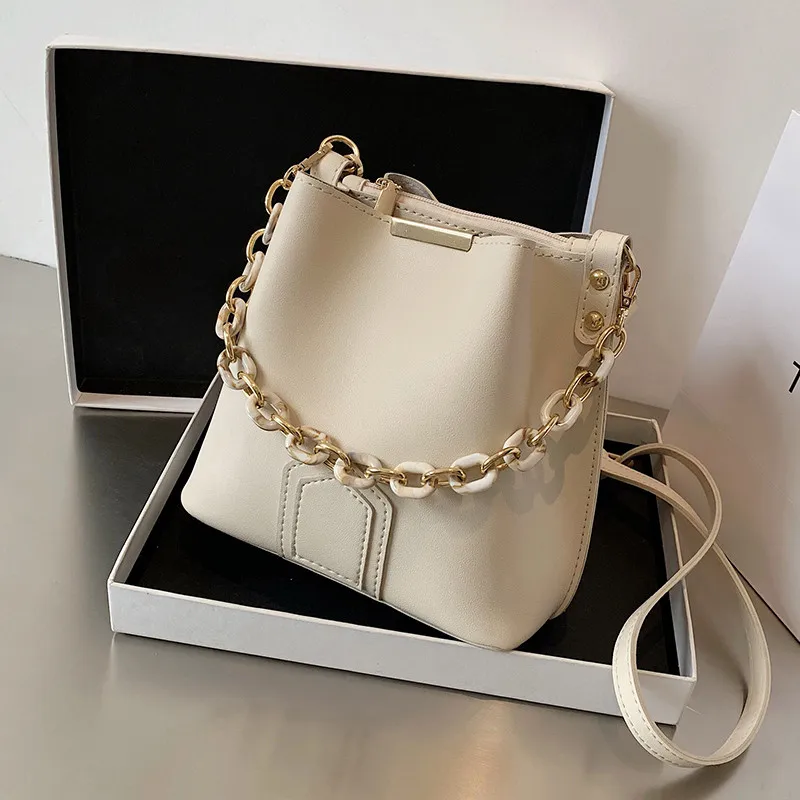 Buckets bag for women shoulder bags luxury designer Acrylic chain ladies purses and handbag pu leather crossbody messenger bag
Buckets bag for women shoulder bags luxury designer Acrylic chain ladies purses and handbag pu leather crossbody messenger bag