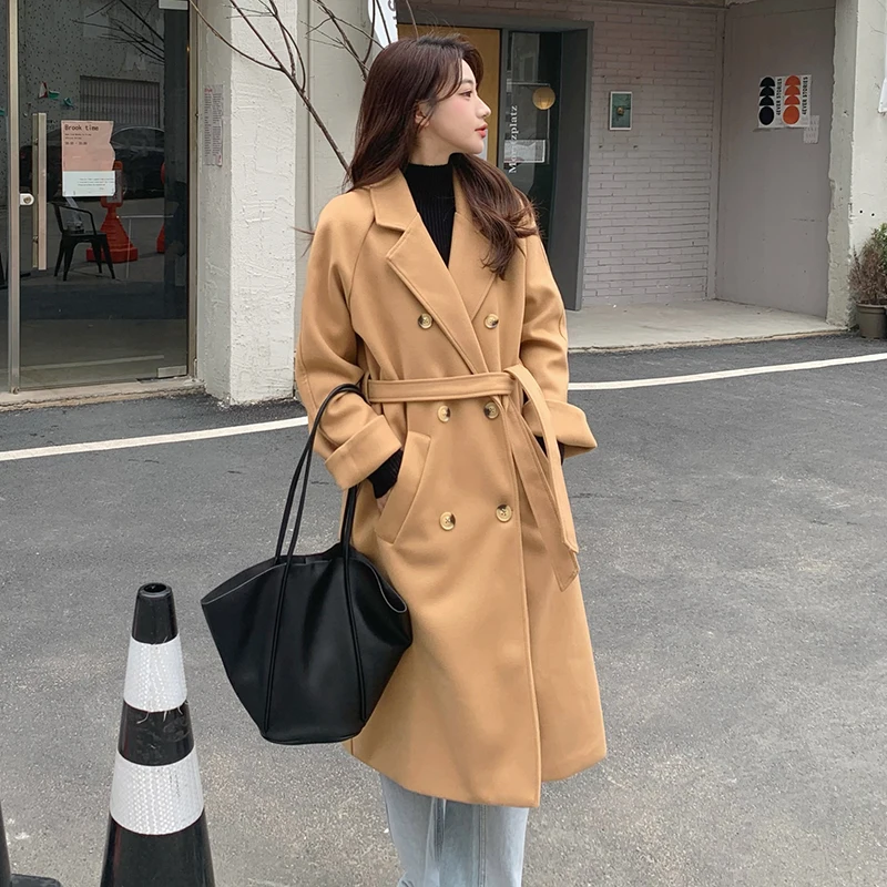 Korean Vintage Autumn Women Elegant Turn-down Collar Woolen Long Khaki Vintage Solid Warm Outwear Empire Slim Coat with Belt
Korean Vintage Autumn Women Elegant Turn-down Collar Woolen Long Khaki Vintage Solid Warm Outwear Empire Slim Coat with Belt