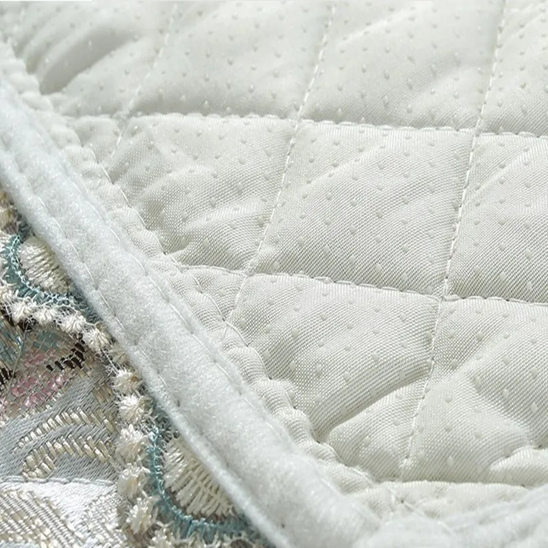 Four Seasons Jacquard Craft Luxury Atmosphere Sofa Cushion Lace Delicate and Elegant Non-slip Sofa Cover Living Room Cushion
Four Seasons Jacquard Craft Luxury Atmosphere Sofa Cushion Lace Delicate and Elegant Non-slip Sofa Cover Living Room Cushion