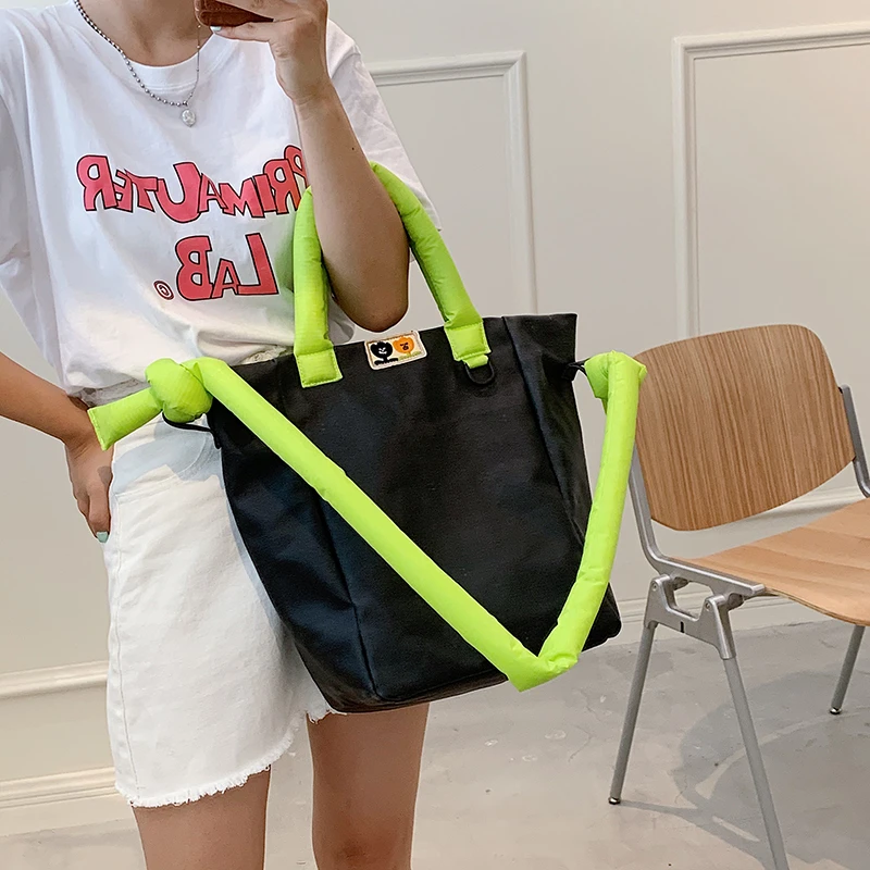 Practical Canvas Zipper Women Shoulder Bags High Capacity Ladies Casual Tote Fashion Designer Handbag Solid Color Messenger Bags
Practical Canvas Zipper Women Shoulder Bags High Capacity Ladies Casual Tote Fashion Designer Handbag Solid Color Messenger Bags