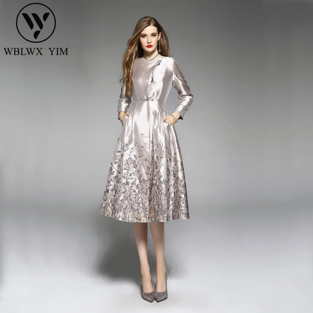 Women Elegant Trench coat Fashion Jacquard embroidery Casual Long Trench coat Womens Spring Autumn High quality Outerwear
Women Elegant Trench coat Fashion Jacquard embroidery Casual Long Trench coat Womens Spring Autumn High quality Outerwear