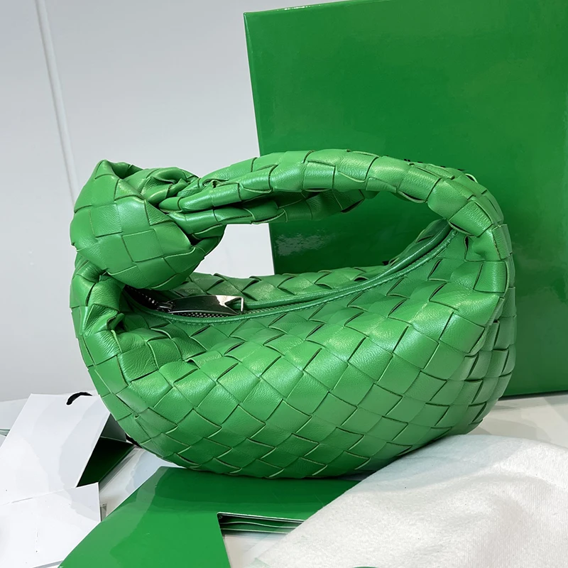 Luxury Brand Designer Classic Handbag First Layer Cowhide Mini Dumpling Buns Woven Bag Clutch Purse Green Hobo Totes Solid Color
Luxury Brand Designer Classic Handbag First Layer Cowhide Mini Dumpling Buns Woven Bag Clutch Purse Green Hobo Totes Solid Color