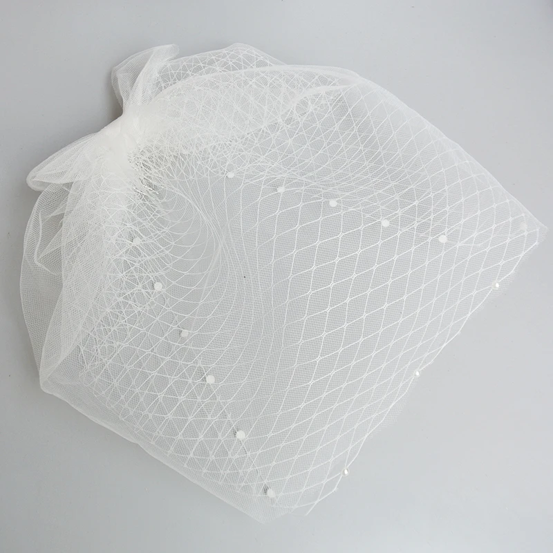2021 New White 2 Layer Bird Cage Veil With Pearls Beading Short Wedding Bridal Headdress Свадебные аксессуары для волос
2021 New White 2 Layer Bird Cage Veil With Pearls Beading Short Wedding Bridal Headdress Свадебные аксессуары для волос