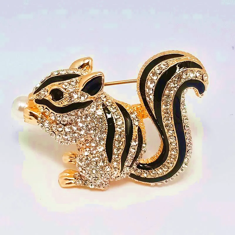 New creative squirrel brooch badge personality diamond enamel brooch cute animal brooch clothing accessories collar pin jewelry
New creative squirrel brooch badge personality diamond enamel brooch cute animal brooch clothing accessories collar pin jewelry