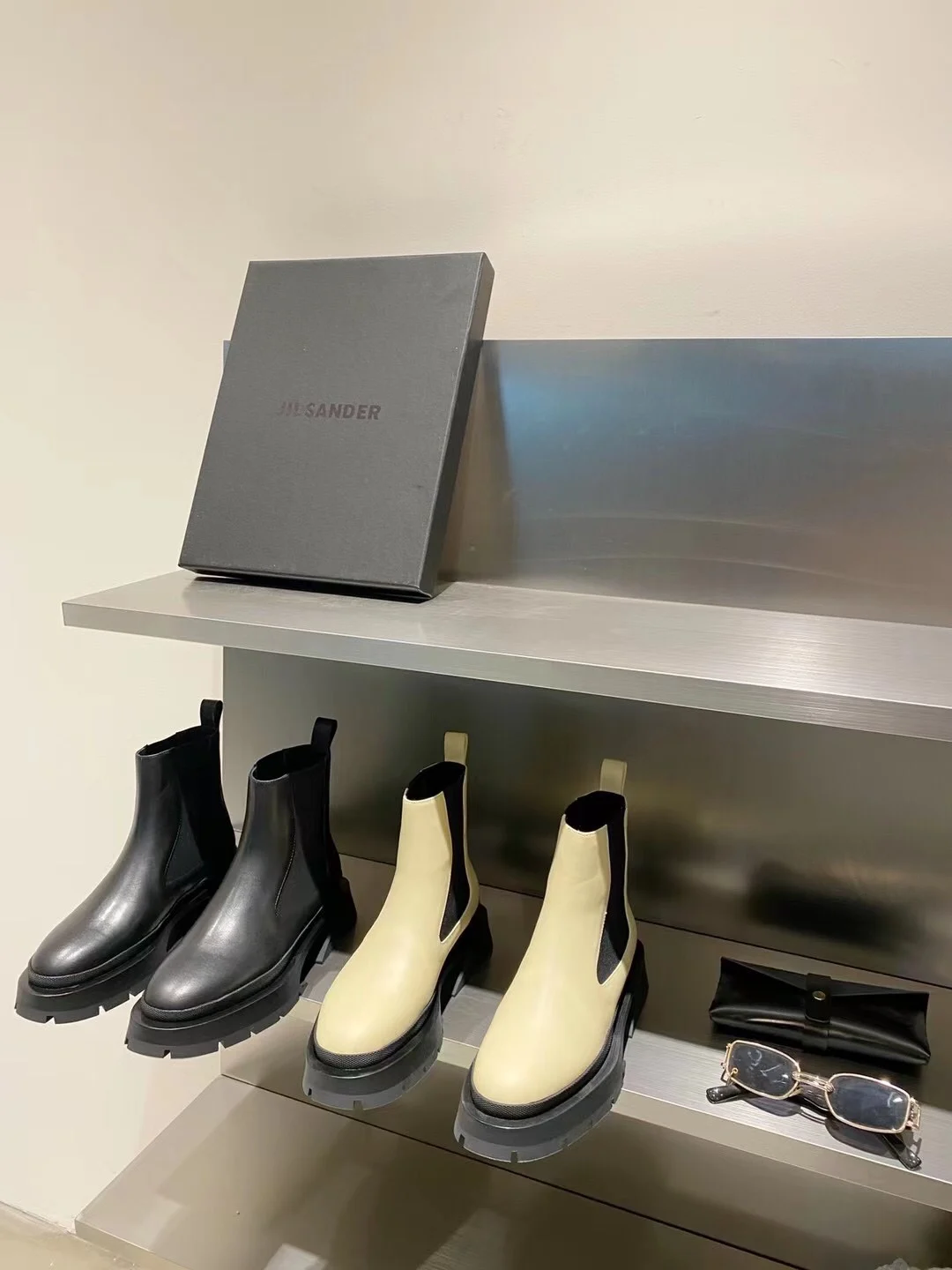 Ботинки Jil sander 2021/aw женские, простые элегантные короткие сапоги из натуральной воловьей кожи, высокое качество
Ботинки Jil sander 2021/aw женские, простые элегантные короткие сапоги из натуральной воловьей кожи, высокое качество