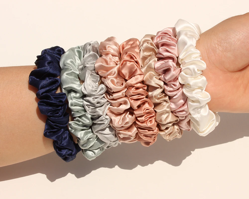 Silk Scrunchies for Women 100% Pure 22 Momme Mulberry Silk Luxurious Elastics Hair Ties Bands Ropes Hair Accessories 2cm Width
Silk Scrunchies for Women 100% Pure 22 Momme Mulberry Silk Luxurious Elastics Hair Ties Bands Ropes Hair Accessories 2cm Width